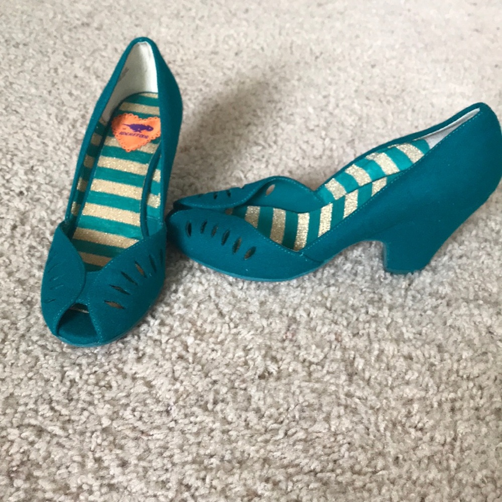 Retro teal thick heel felt shoes